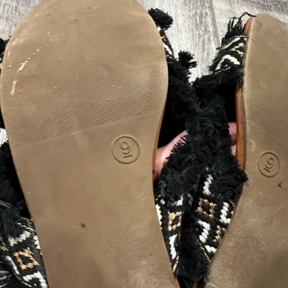 Universal Thread Black Embroidered Sandals - Picture 11 of 11